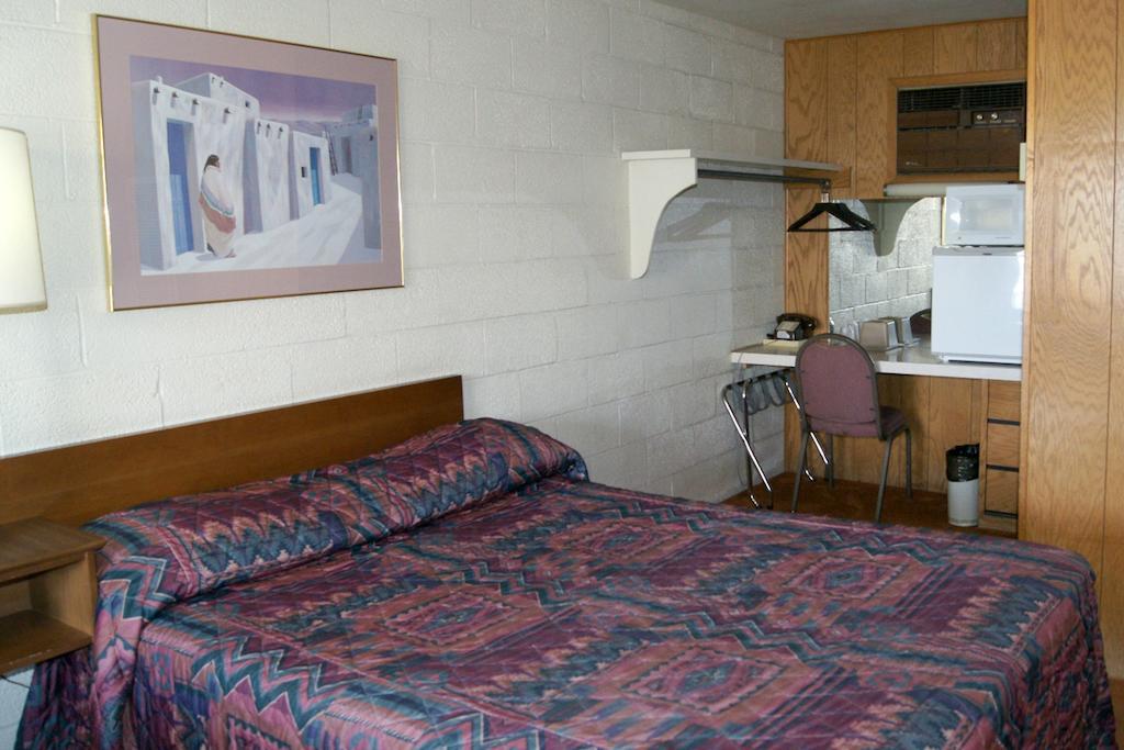Hill Top Motel Kingman Oda fotoğraf