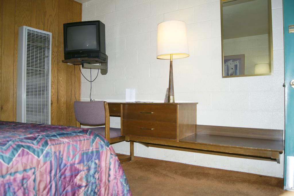 Hill Top Motel Kingman Oda fotoğraf